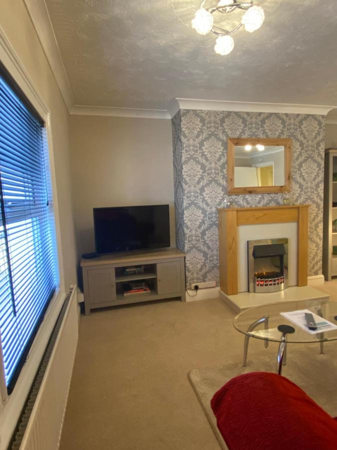 Convenient Contractor Stay Free Parking Walk To Weatherspoons Bedford Exterior photo