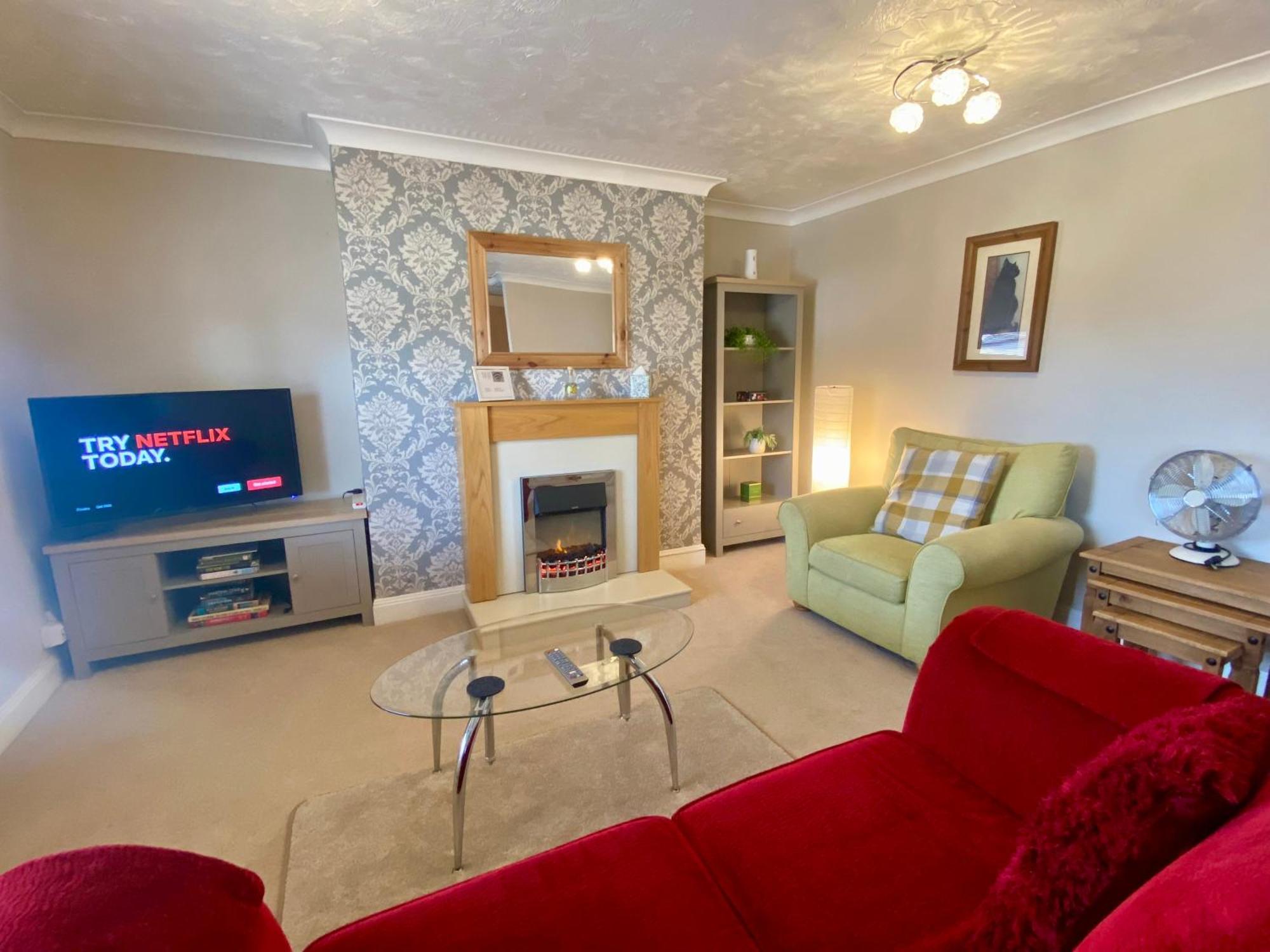 Convenient Contractor Stay Free Parking Walk To Weatherspoons Bedford Exterior photo